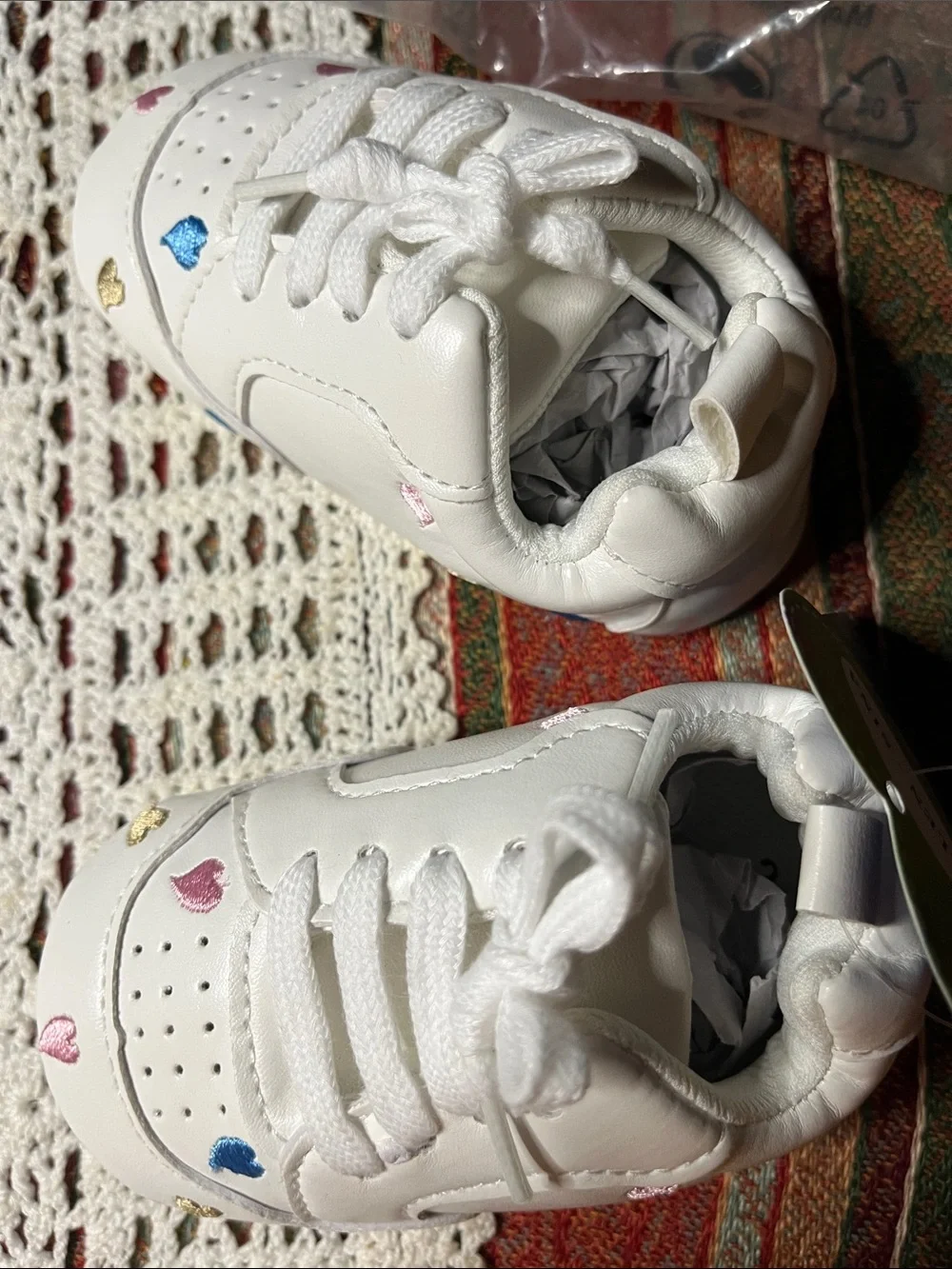 Valentines Sina EU 21 baby infant walker vegan white sneaker with pastel heart